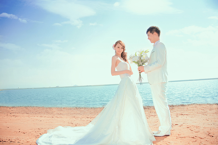 做梦梦到试婚纱_做梦梦到光身子的女人(3)