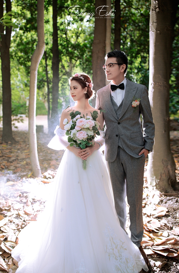 小两口婚纱_动漫婚纱情侣头像(2)